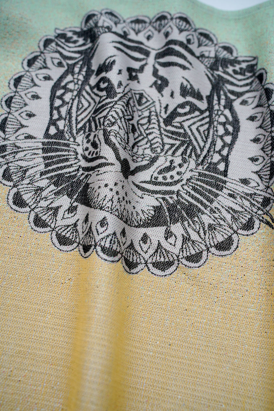 حاملة الأطفال Onbu Wild Mandala Tiger